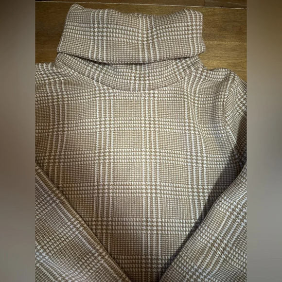 J Crew Funnelneck - Picture 4 of 9